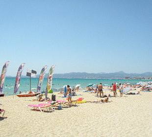 Der Strand ist ca. 450m vom Hotel Metropolitan Playa entfern