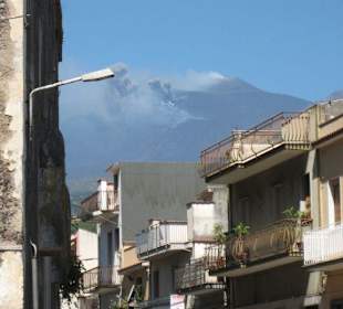 Etna - und er grummelt