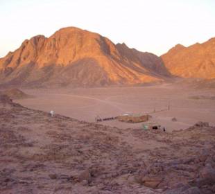 Beduinendorf in der Wüste