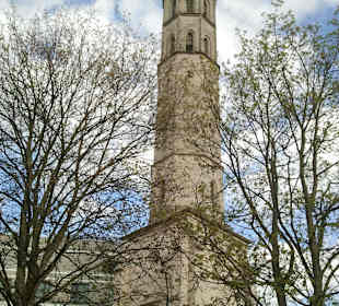 Wasserturm zwischen dem Steigenberger Parkhotel und der Oker