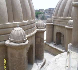 Auf dem Dach des Mausoleums