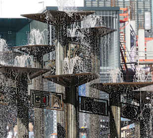 Blick zum Brunnen der Völkerfreundschaft