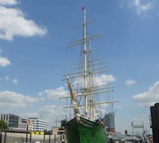 Die Rickmer Rickmers an den Landungsbrücken