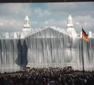 Blick auf der verhüllten Reichstag