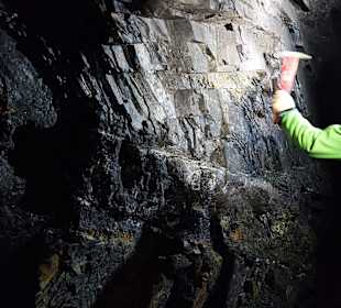Die Kinder durften sich als Hauer versuchen
