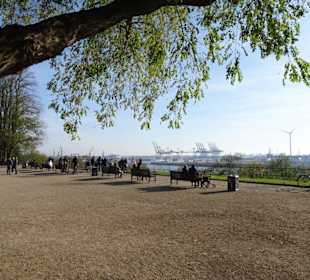 Der Altonaer Balkon in der Herbstsonne