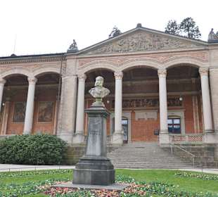 Baden-Baden: Kaiser Wilhelm I. vor der Trinkhalle