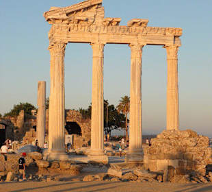 Apollons Tempel von der Westseite