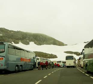 GG Abfahrt mit Prozession Pilger Busse Abholung