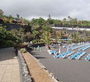 Der Strand in der Nähe des Hotels