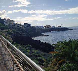 Vorbei am Playa de la Arena