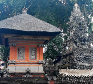 Puri Saren Agung