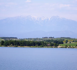 Der See mit dem Canigou im Hintergrund