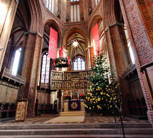 Hochaltar im Chorraum