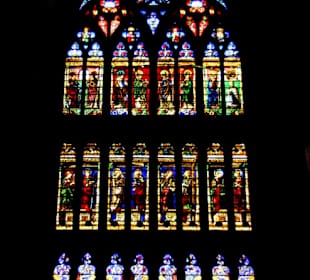 Die Kathedrale ist bekannt für ihre Bleiglasfenste