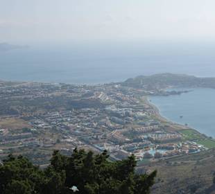 Blick hinunter auf Kolymbia