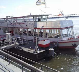 Das Elbeausflugsschiff