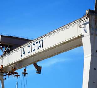 Die Werft im Hafen von La Ciotat
