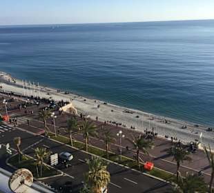 Blick auf die 'Promenade d'Anglais'