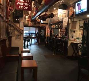 Brick Alley Pub & Restaurant