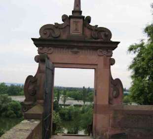 Hier geht es zum Schlossgarten