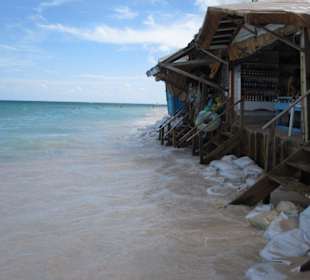 Einkaufen am Strand (viel Handeln)