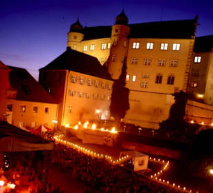 Schloss Kapfenburg bei Nacht