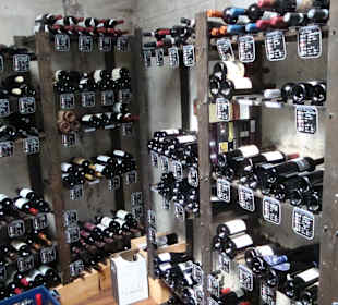 Begehbarer Rotwein Schrank