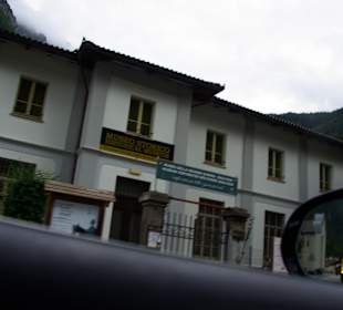 Gewehrkugeln kann man vor Ort kaufen