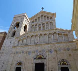 Außenansicht der Kathedrale Santa Maria