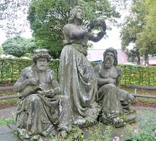 Figurengruppe mit Hygeia, Rákóczi und Pandur