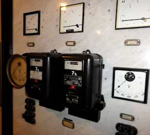 Anzeigetafeln im Museum