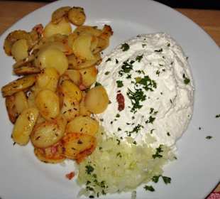 Bratkartoffeln mit weißem Käs bei Will
