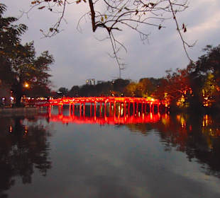 Hoan Kiem See in Hanoi