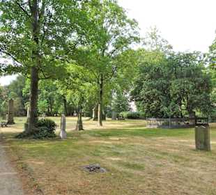 Spaziergang über den Golzheimer Friedhof