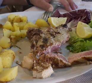 Gegrilltes Kotelett in roher Form