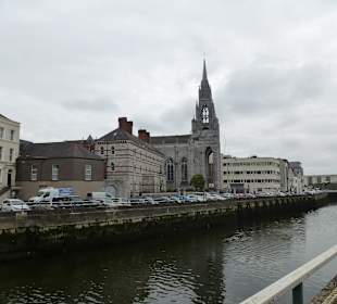 Kirche in Cork aus der Ferne