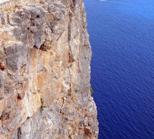 Blick von der Festung auf die Felsen