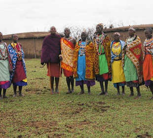 Besuch bei den Massai im Dorf