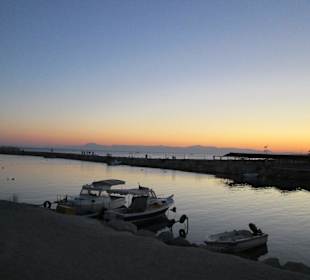 Hafen mit Sonnenuntergang