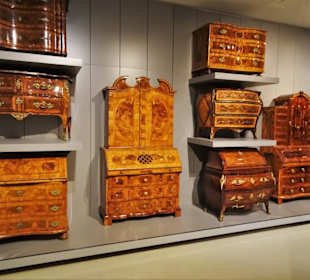 Kommoden im Schaumagazin