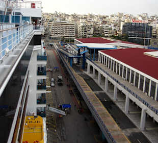 Anleger, Backbord, Abfertigungshalle