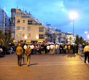 Straßenmusik auf der Promenade