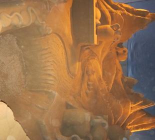 Berglandschaft mit Fluβ, Schlange, Kröte & Krügen