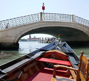 Unter dieser Brücke mußten wir durch