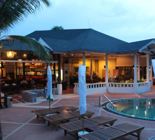 Restaurant im Hintergrund