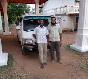 Riswan und unserer Fahrer Wisky