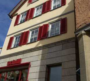 Etwas moderner Bau aber ins Stadtbild eingebracht