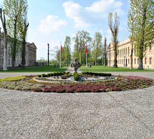 Dziedziniec Oficyn Zamku Rydzyna.