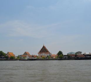 Fahrt auf dem Chao Phraya Fluss Bangkok